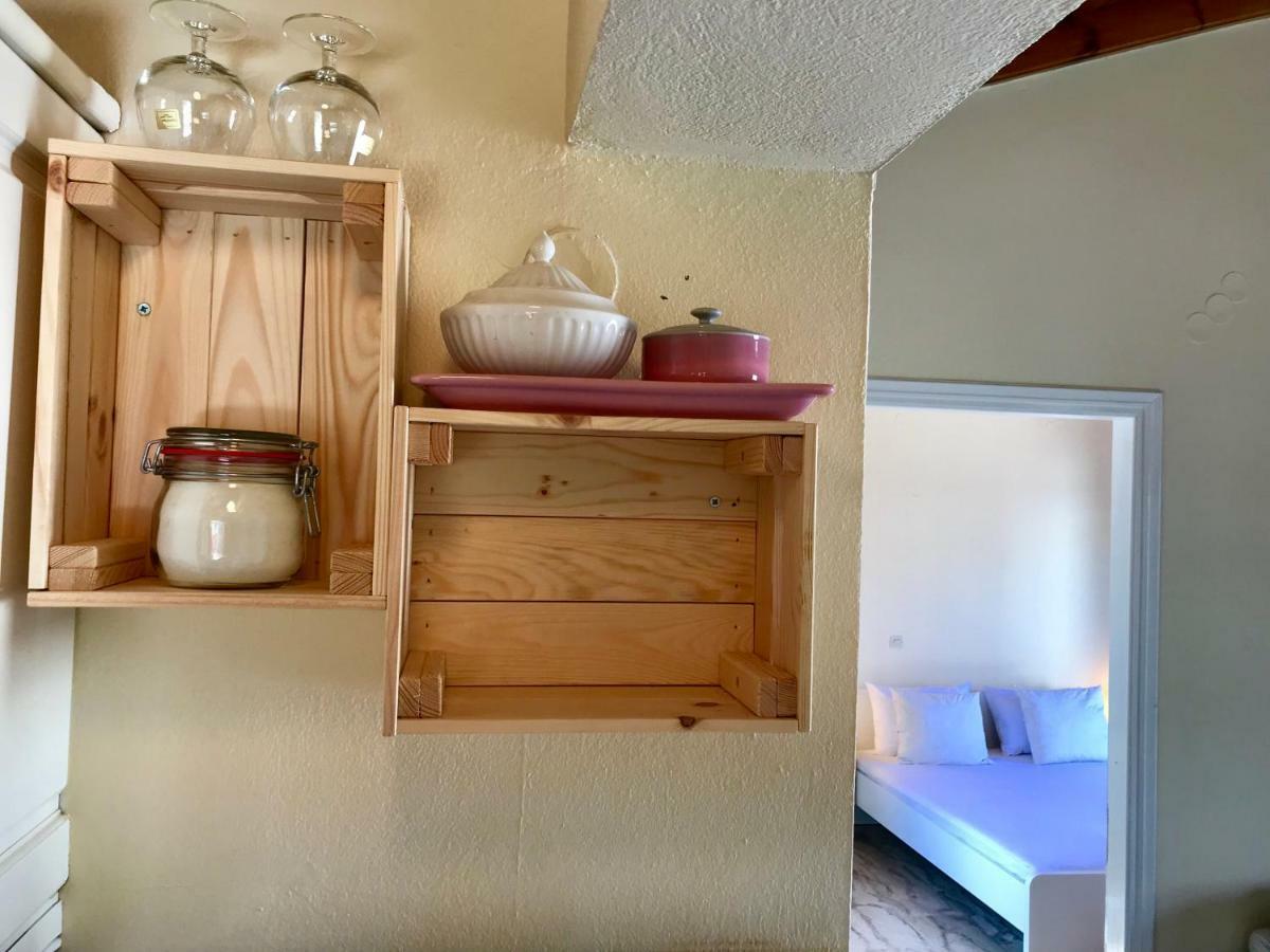 Wooden Ceiling Apartment - Close To City Center Kanálion Extérieur photo